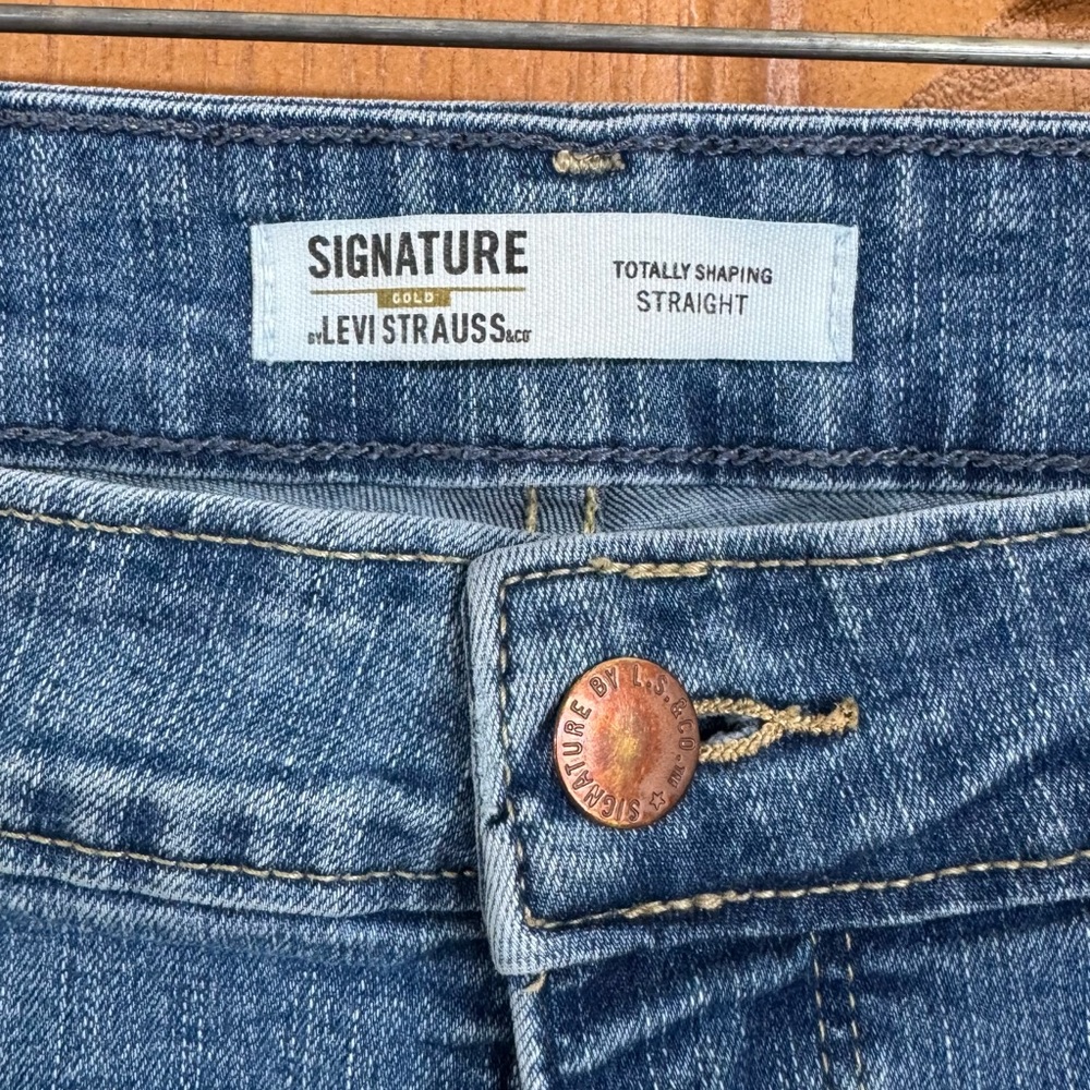 Levi's Signature Gold Shaping Straight Leg Denim Blue Jeans size 18M